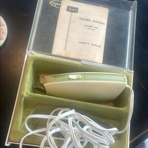 Sears Electric Scissors - White and Green vintage 60’s work